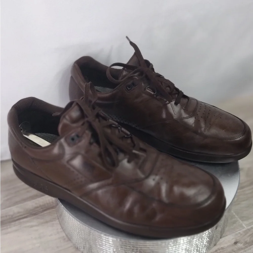 SAS Men's Brown Leather Shoes size 13 pre owned good condition